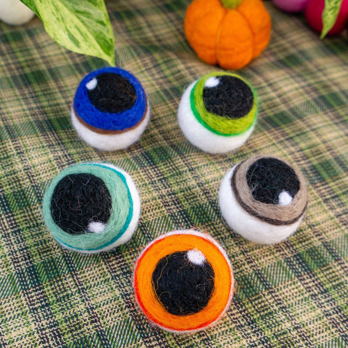 Eyeball Cat Toy - Felted Wool - Single Random Color