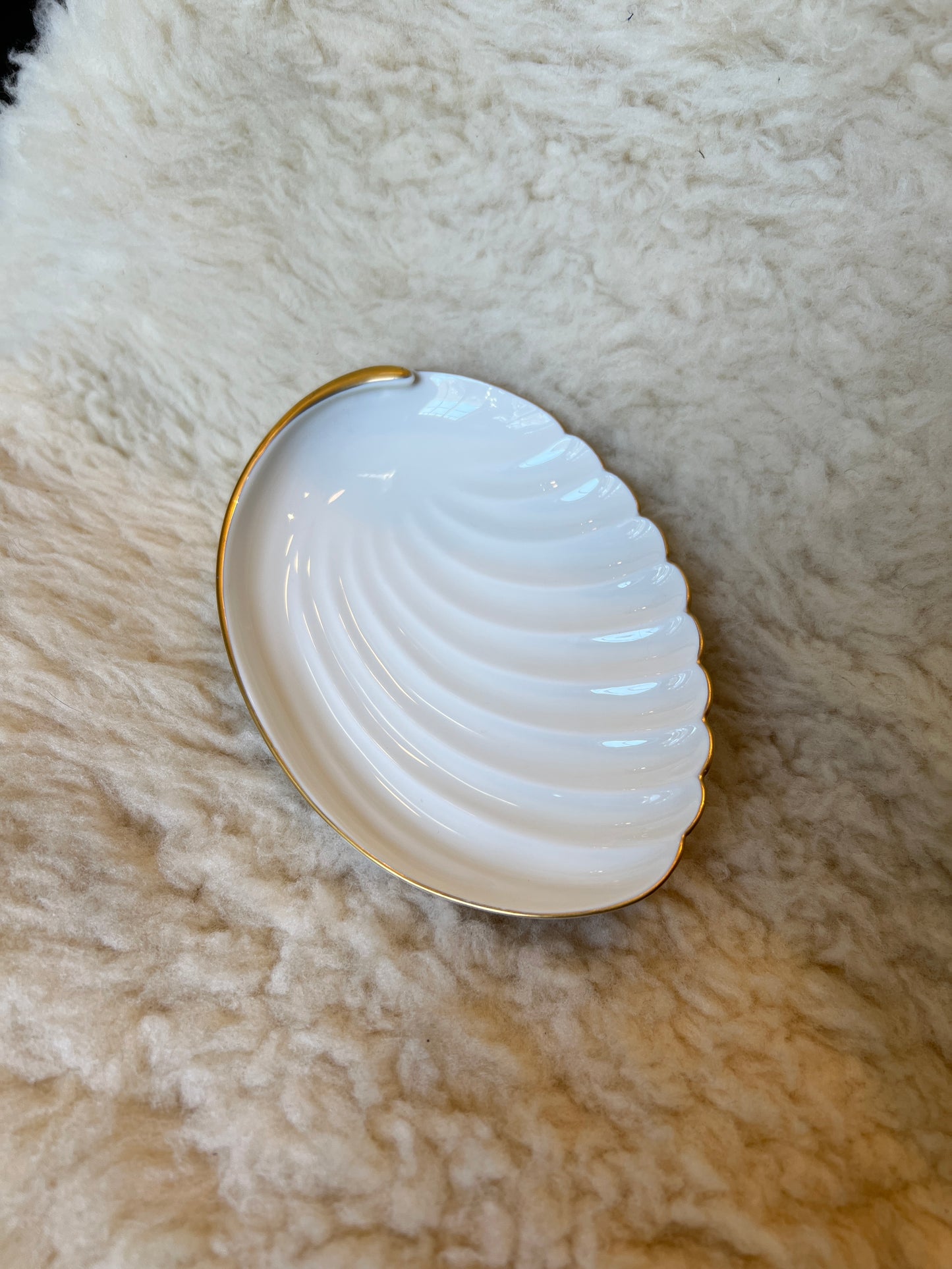 Vintage Porcelain Shell Dish by Pickard - Antique China made in USA
