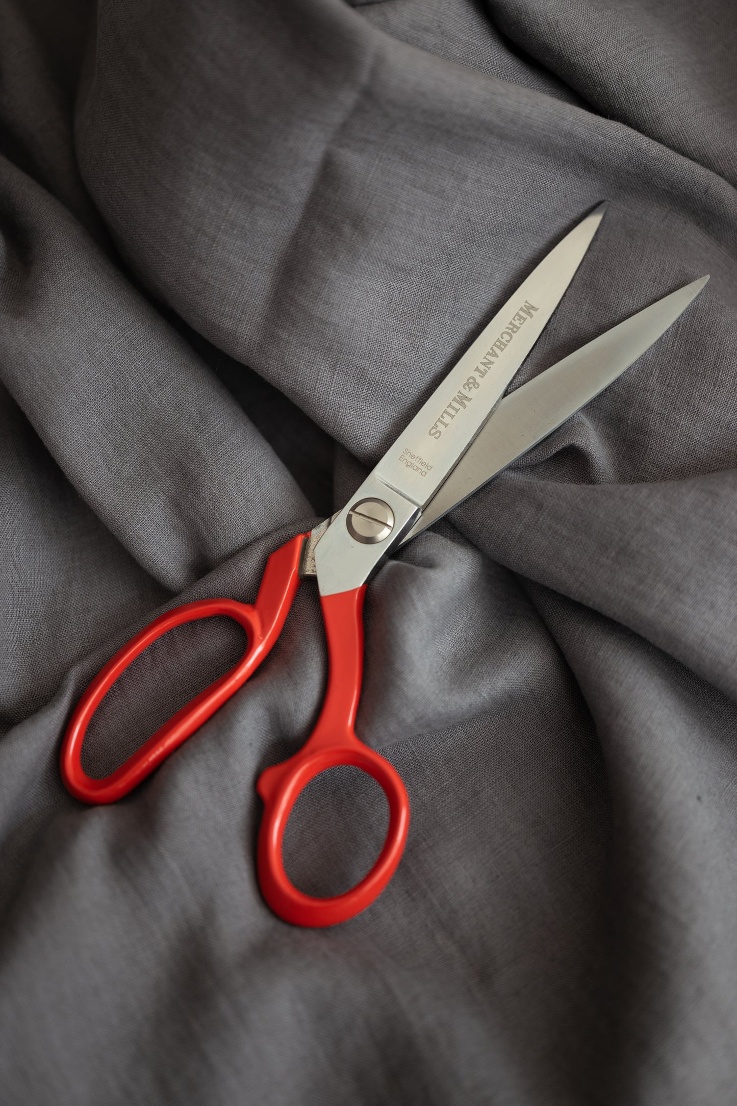 Red Extra Sharp 8" Tailor Scissors - Merchant & Mills