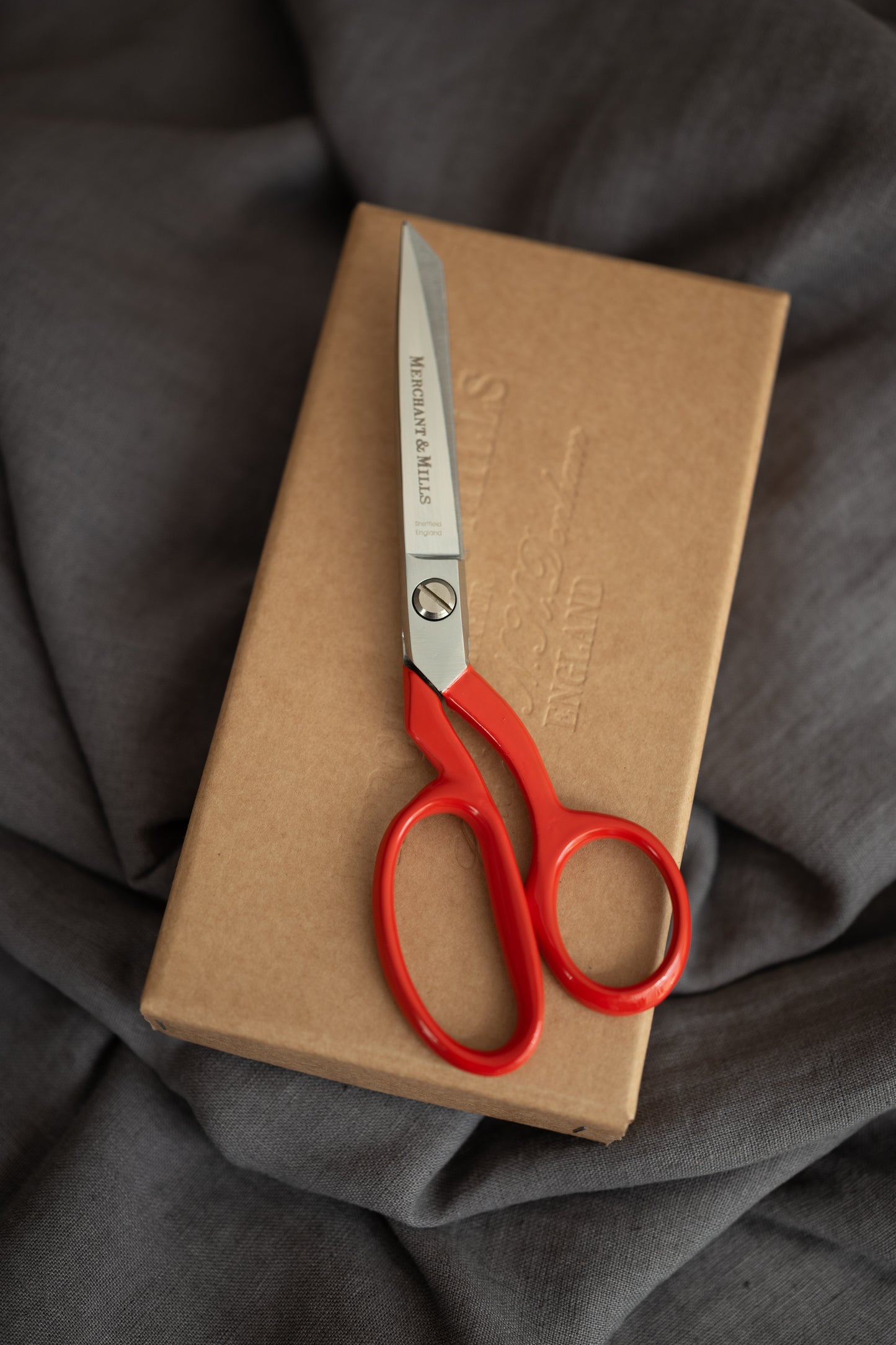 Red Extra Sharp 8" Tailor Scissors - Merchant & Mills