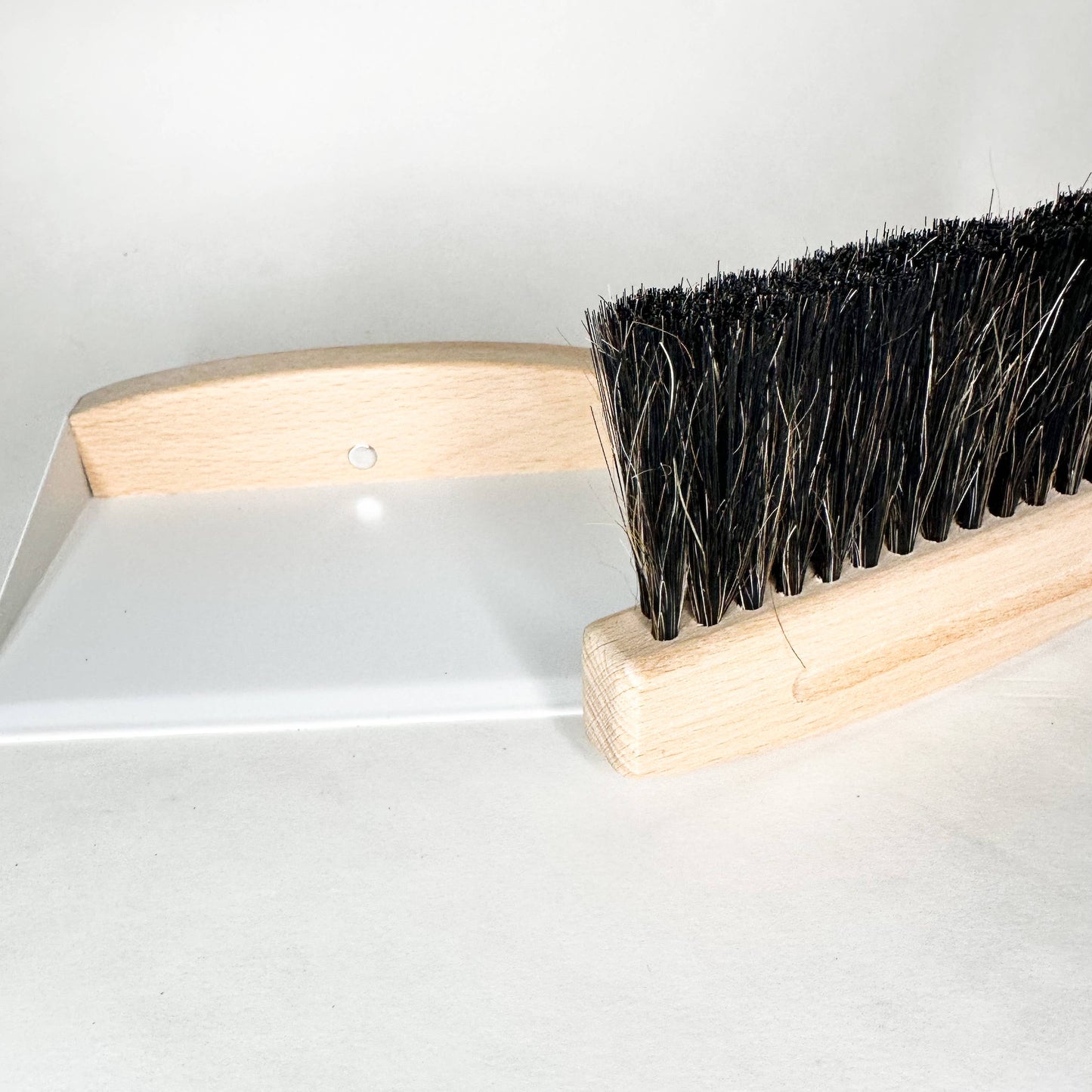 Natural Horsehair Bristles Broom & Dust Pan - White - Plastic Free