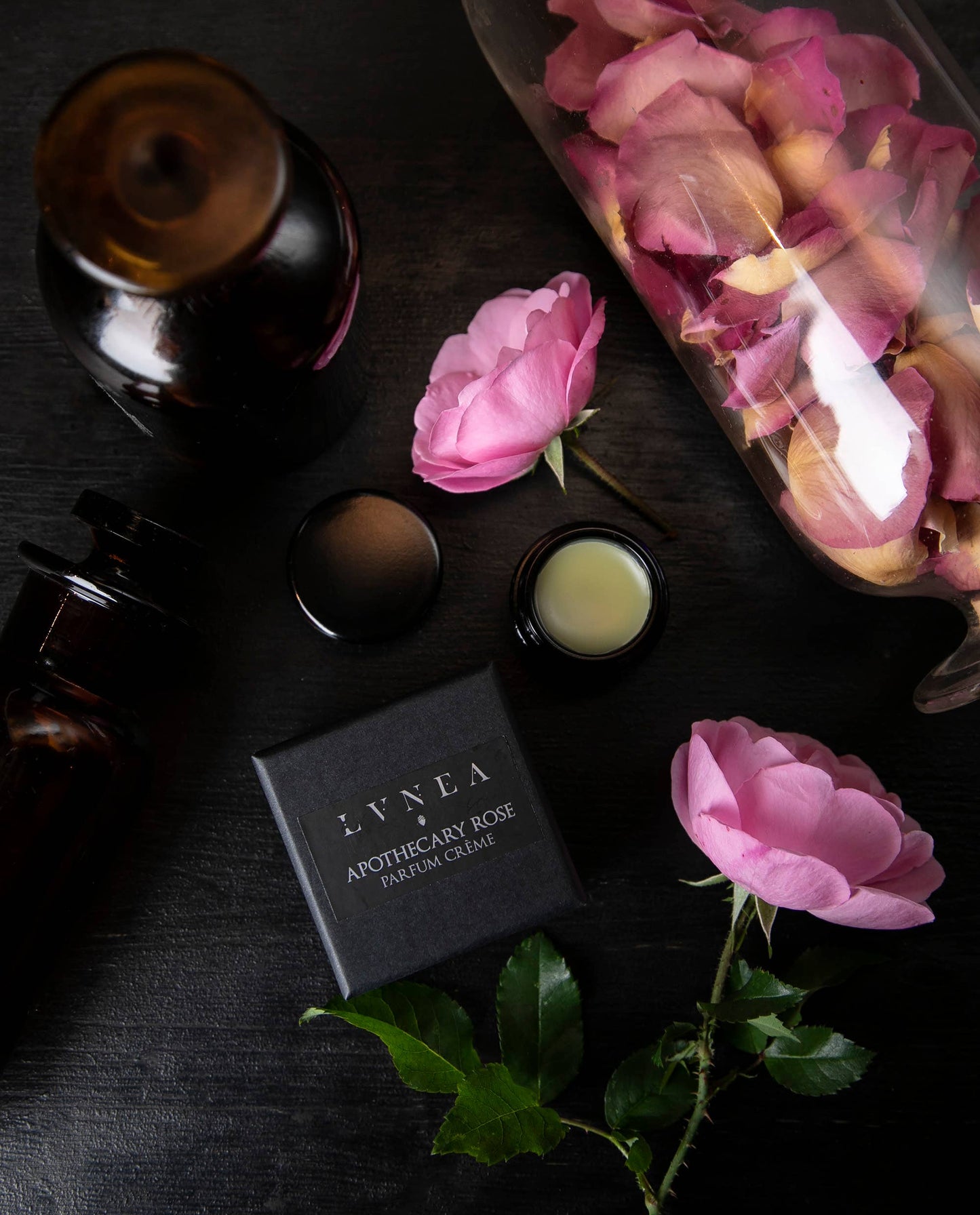 APOTHECARY ROSE Solid Perfume | Roses, apricot, violet leaf - Lvnea Perfume