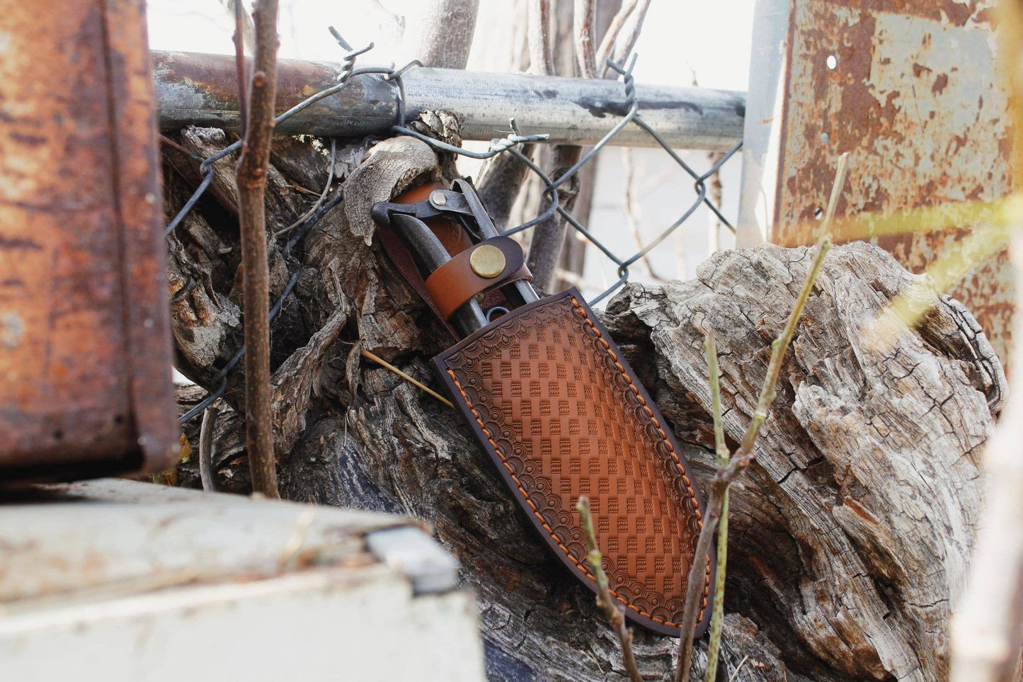 Japanese Bypass Pruner in a Leather Holder