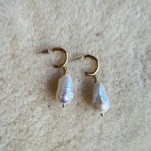 Willem Earrings with Baroque Pearl
