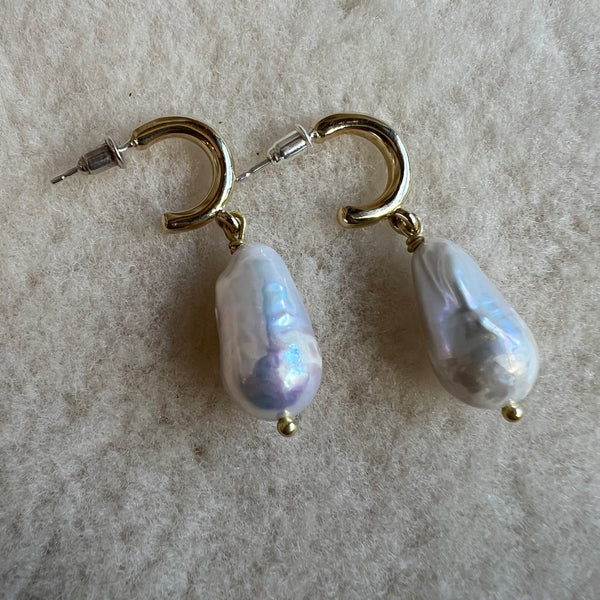 Willem Earrings with Baroque Pearl