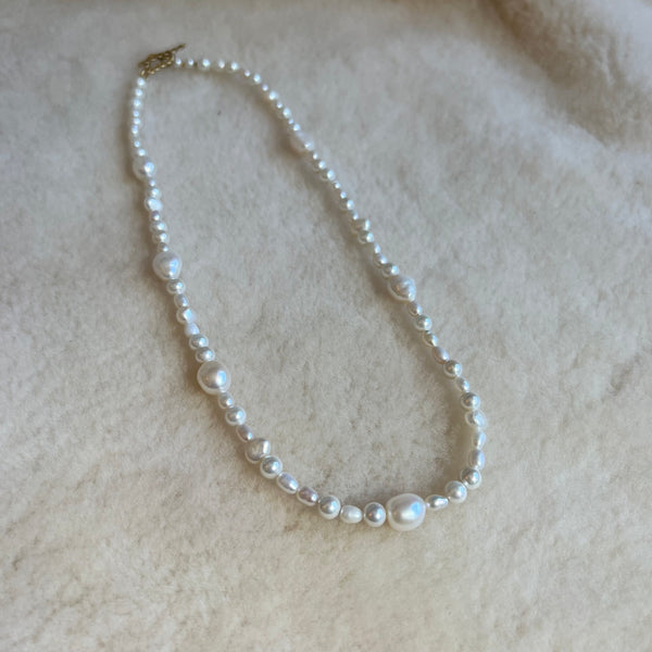 Mixed Pearl Necklace 18"