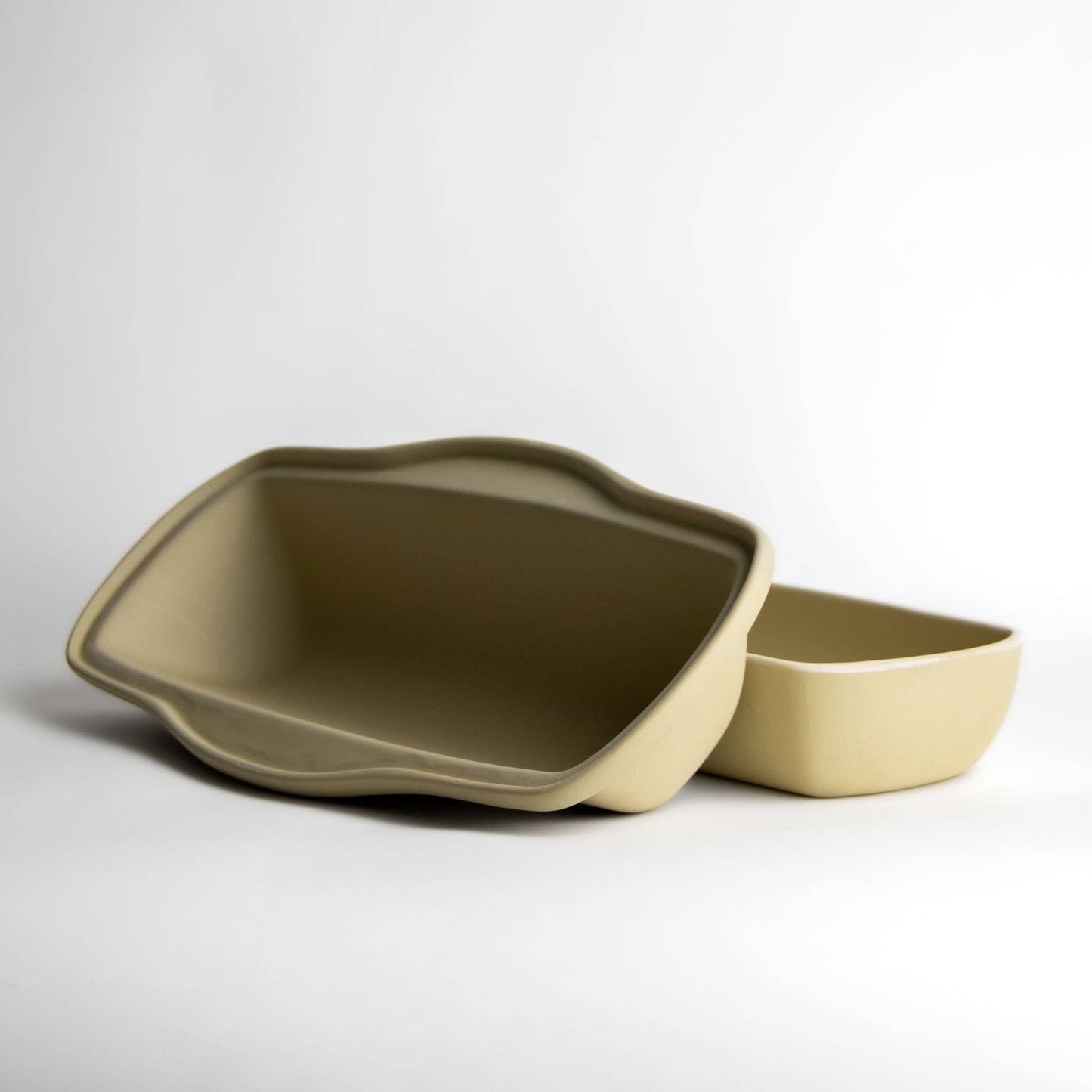 Covered Stoneware Bread Baking Pan