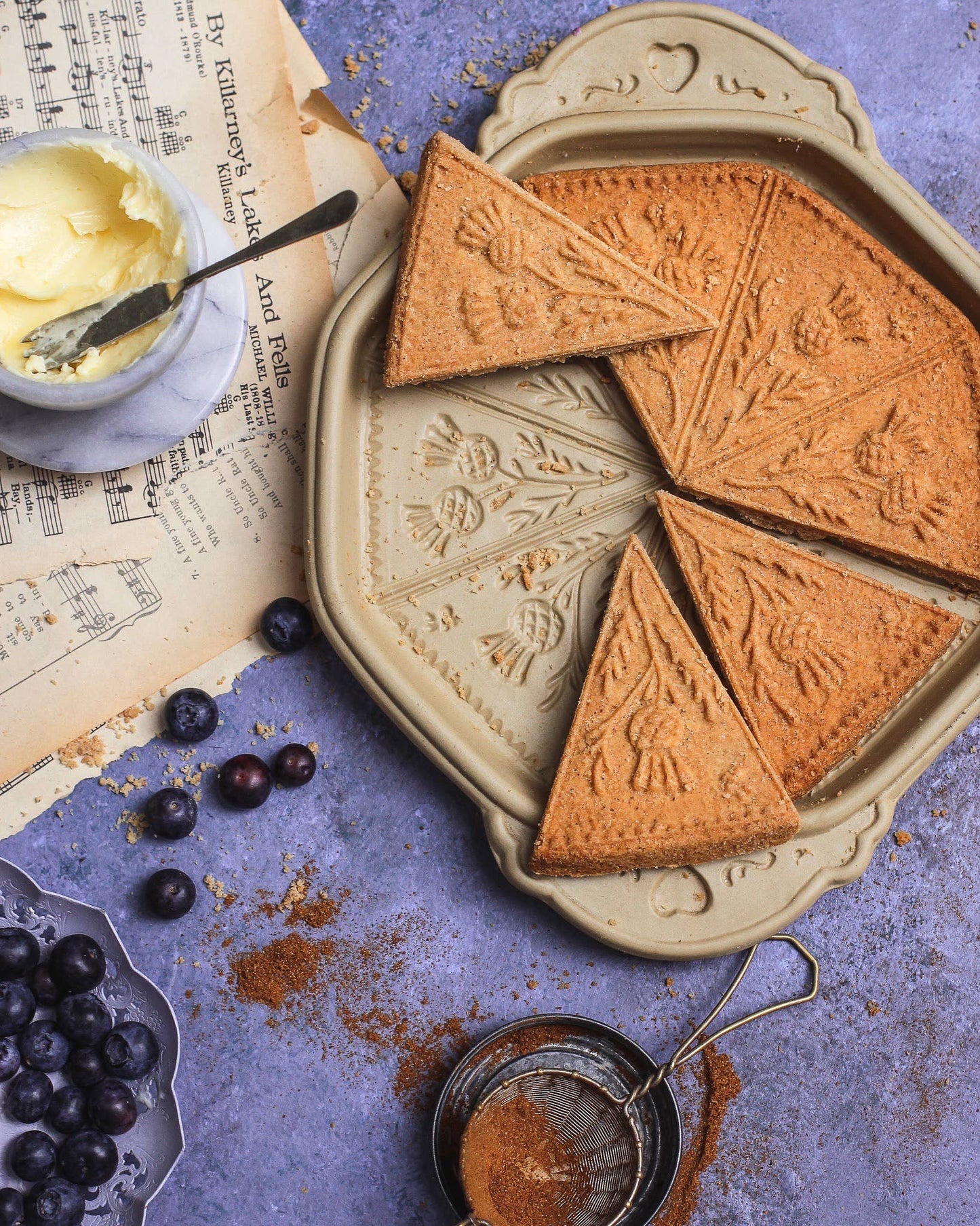 Stoneware Shortbread Pan - Thistle