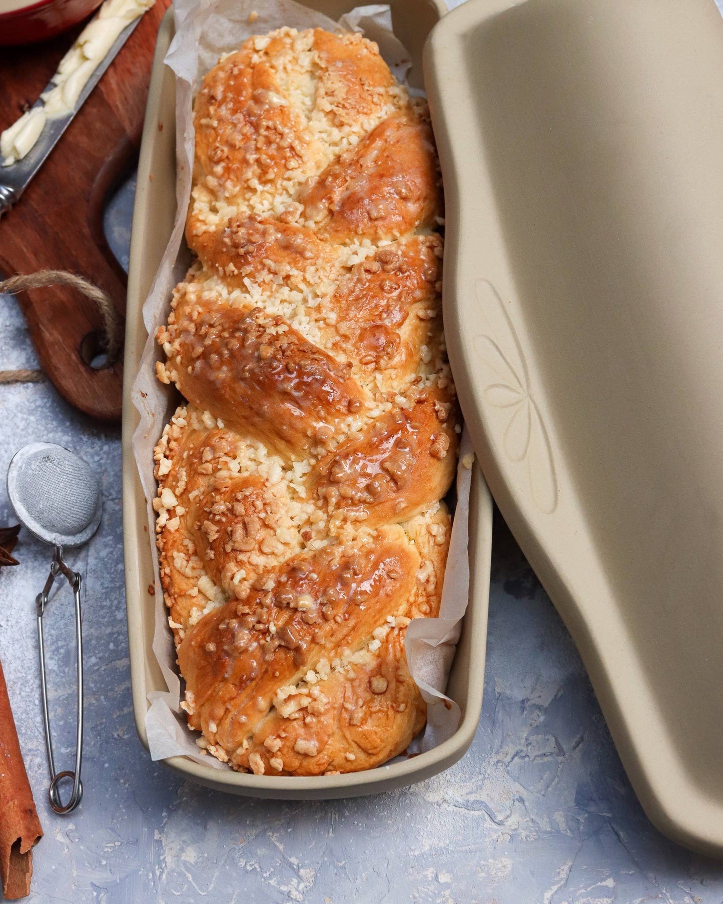 Covered Stoneware Bread Baking Pan