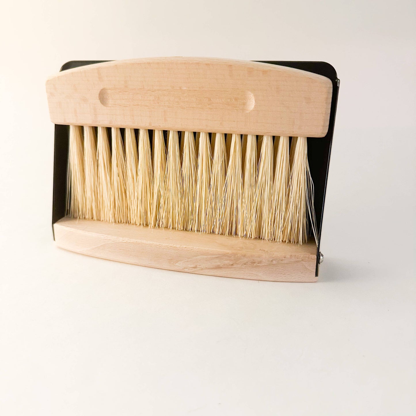 Plastic Free Natural Sisal Bristles Broom & Dust Pan - White