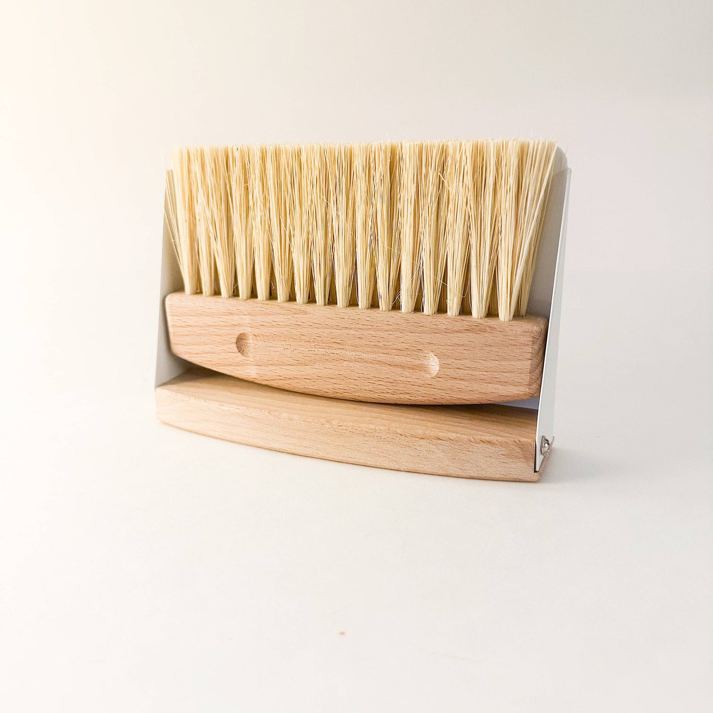 Plastic Free Natural Sisal Bristles Broom & Dust Pan - White