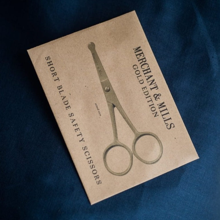 Short Blade Safety Gold Scissors