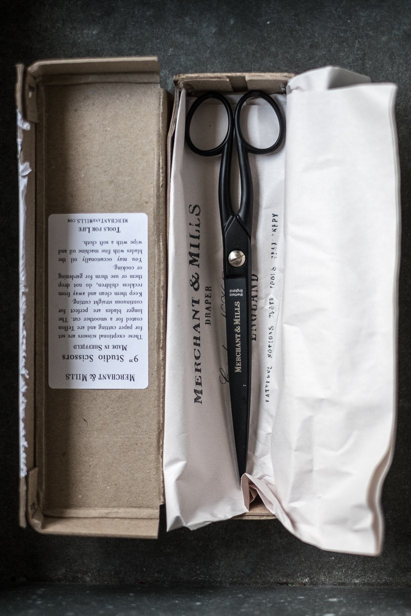 Matte Black Studio 9" Scissors - Merchant & Mills