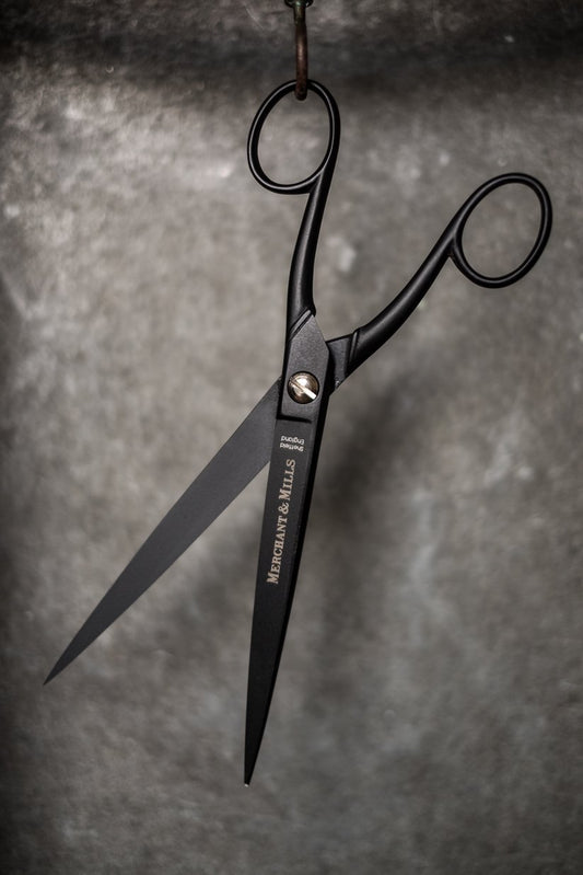 Matte Black Studio 9" Scissors - Merchant & Mills